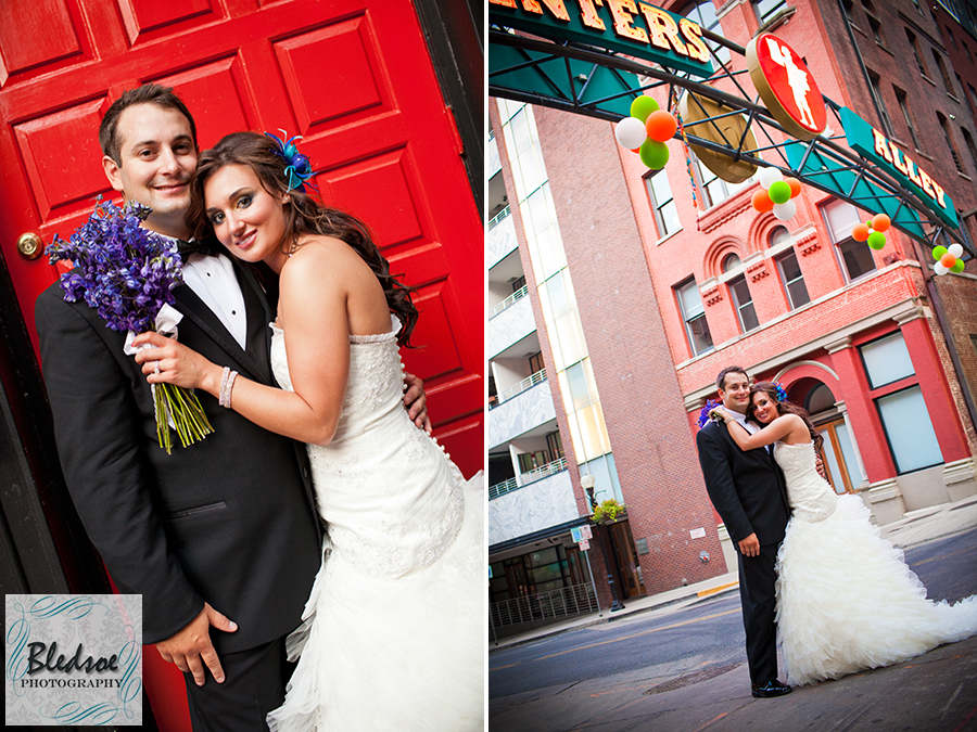 Wedding photos in Printers Alley, Nashville. ©Bledsoe Photography