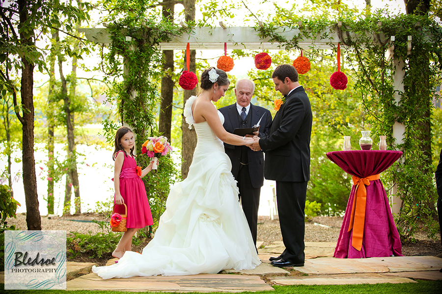 Prayer at wedding at Hunter Valley Farm, Knoxville wedding photographer