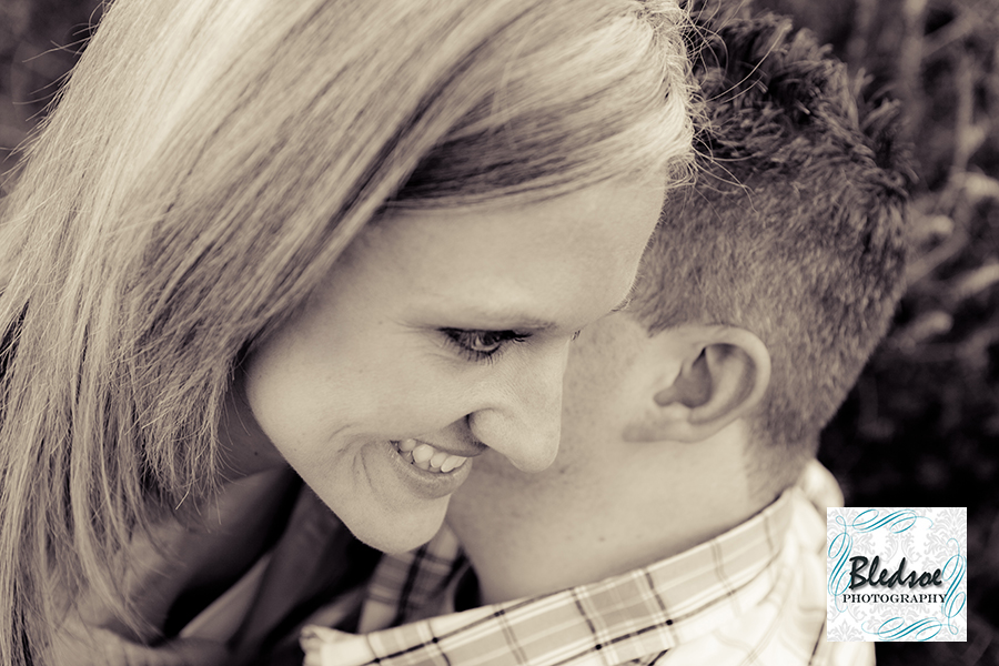 engagement knoxville botanical gardens - wedding photographer ©2012 Bledsoe Photography