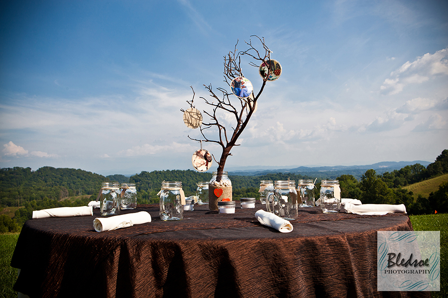Reception table overlooking the mountains at Chateau Selah © Bledsoe Photography Knoxville