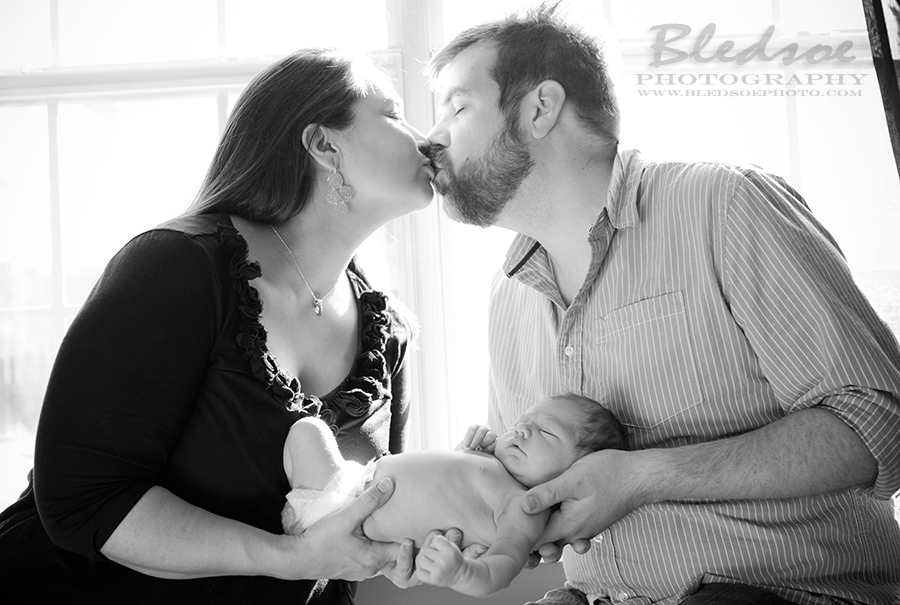Family Portrait, Knoxville newborn baby photographer, © Bledsoe Photography