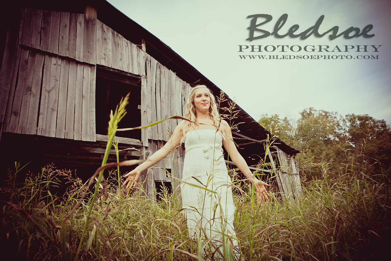 sarah bounds outdoor farm field tractor country senior portraits photos in knoxville Bledsoe Photography