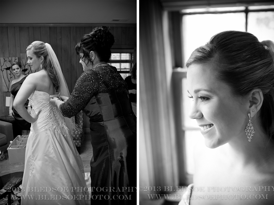 mother of the bride lacing up bridal gown, bridal portrait at knoxville botanical gardens, knoxville wedding photographer, ©Bledsoe Photography