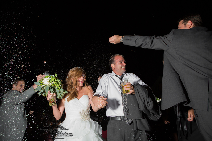 confetti getaway at wedding, bledsoe photography