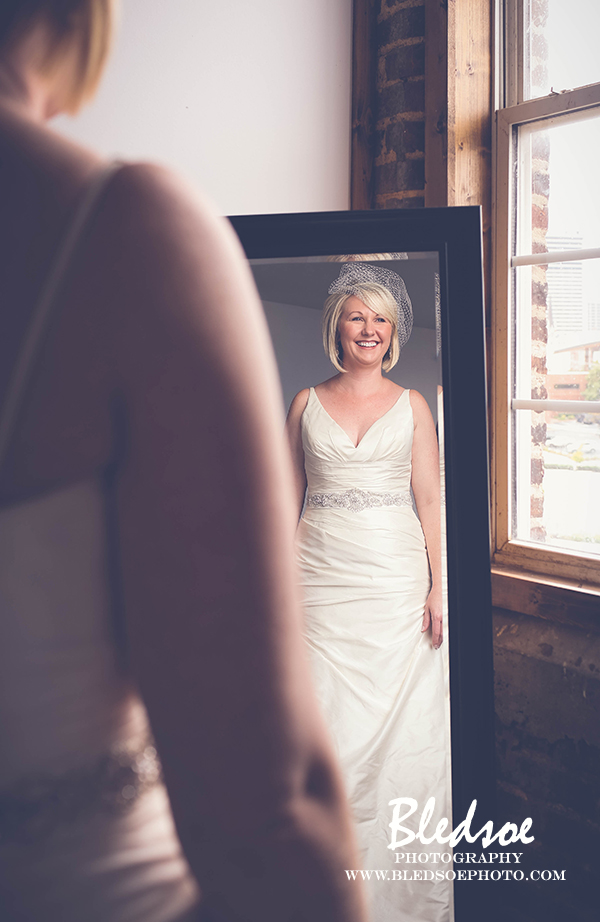nashville-wedding-cannery-one-birdcage-veil-bride-mirror