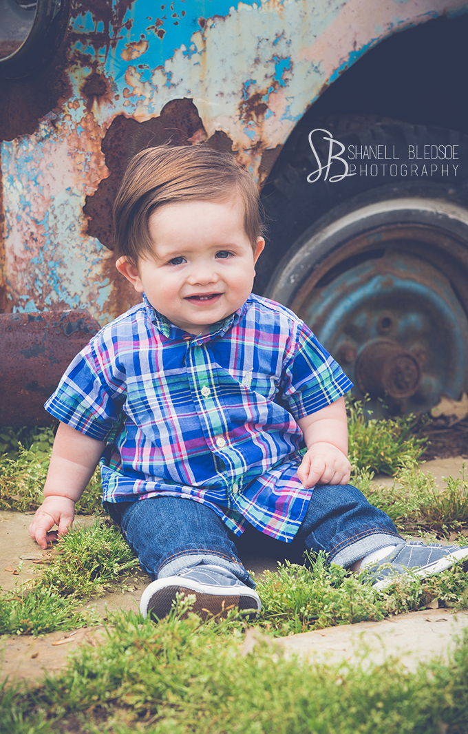 1 year old photo session in Knoxville, UT Gardens, Shanell Bledsoe Photography, vintage truck
