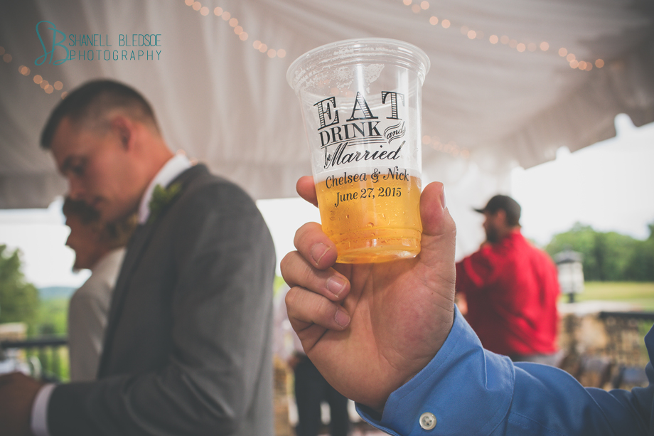 custom beer cups, reception, wedding, grande vista bay, rockwood, tennessee, shanell bledsoe photography, clubhouse,