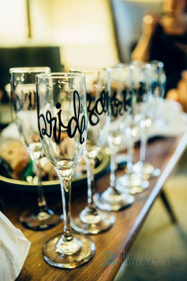 Knoxville wedding, Oliver Hotel, bride's champagne glass, shanell bledsoe photography