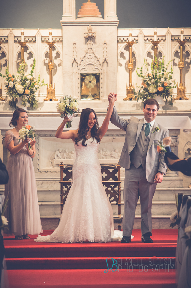 Knoxville wedding, ceremony, bride and groom, lmmaculate Conception Church, shanell bledsoe photography