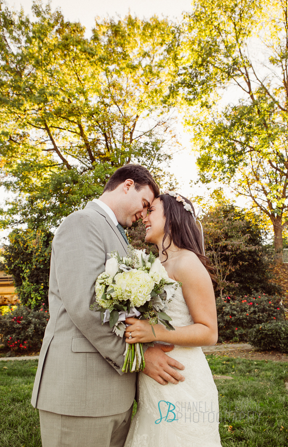 Knoxville wedding, bride and groom, worlds fair park, sunsphere, shanell bledsoe photography, 