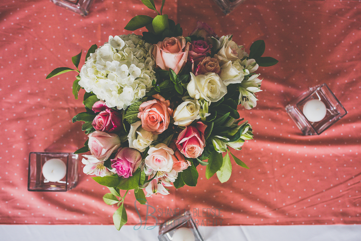 Coral pink white table bouquet