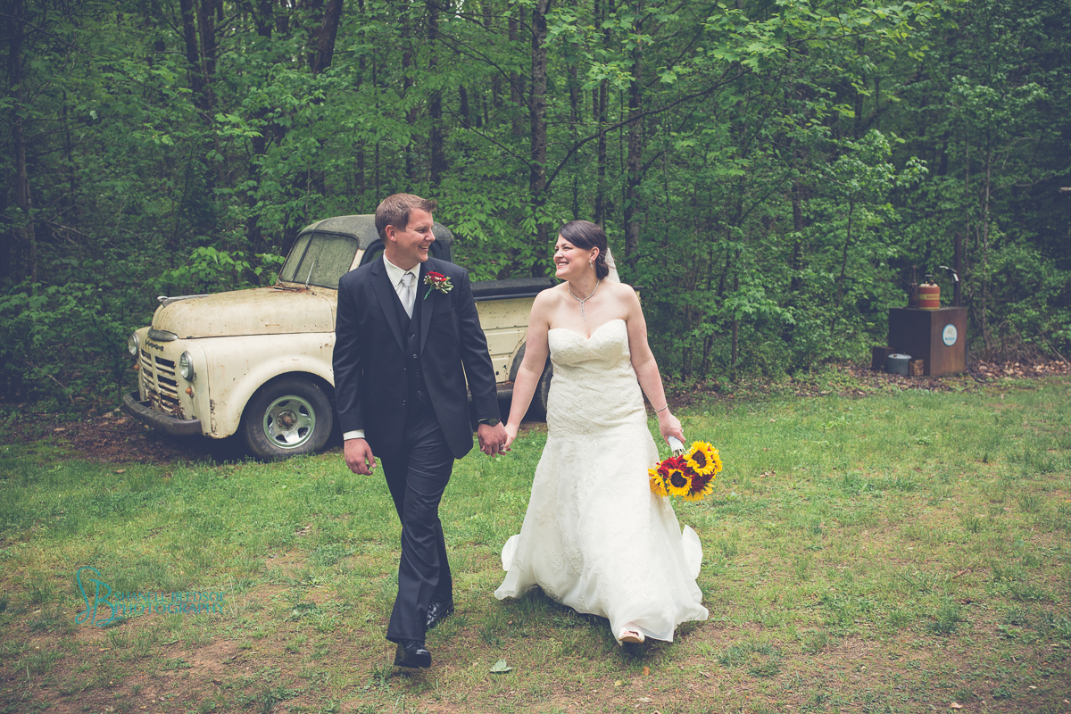 Bride and groom vintage truck sampson's hollow
