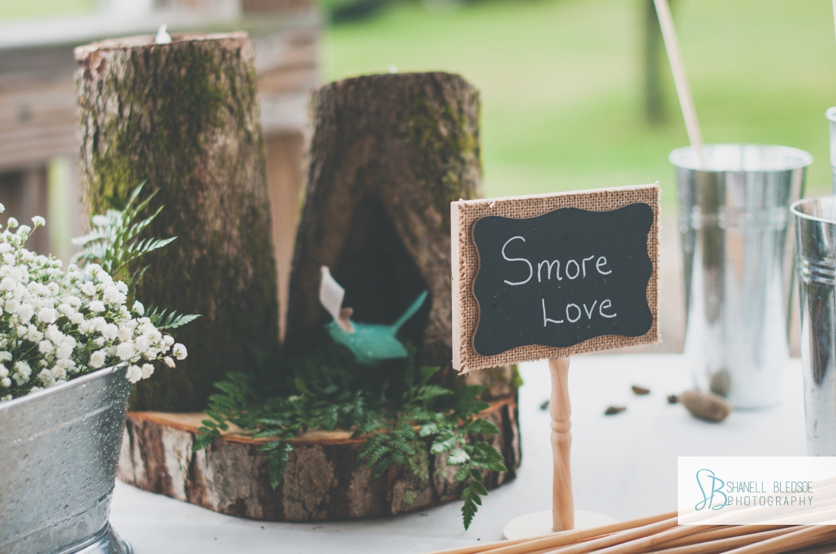 smores-table-bar-wedding-reception