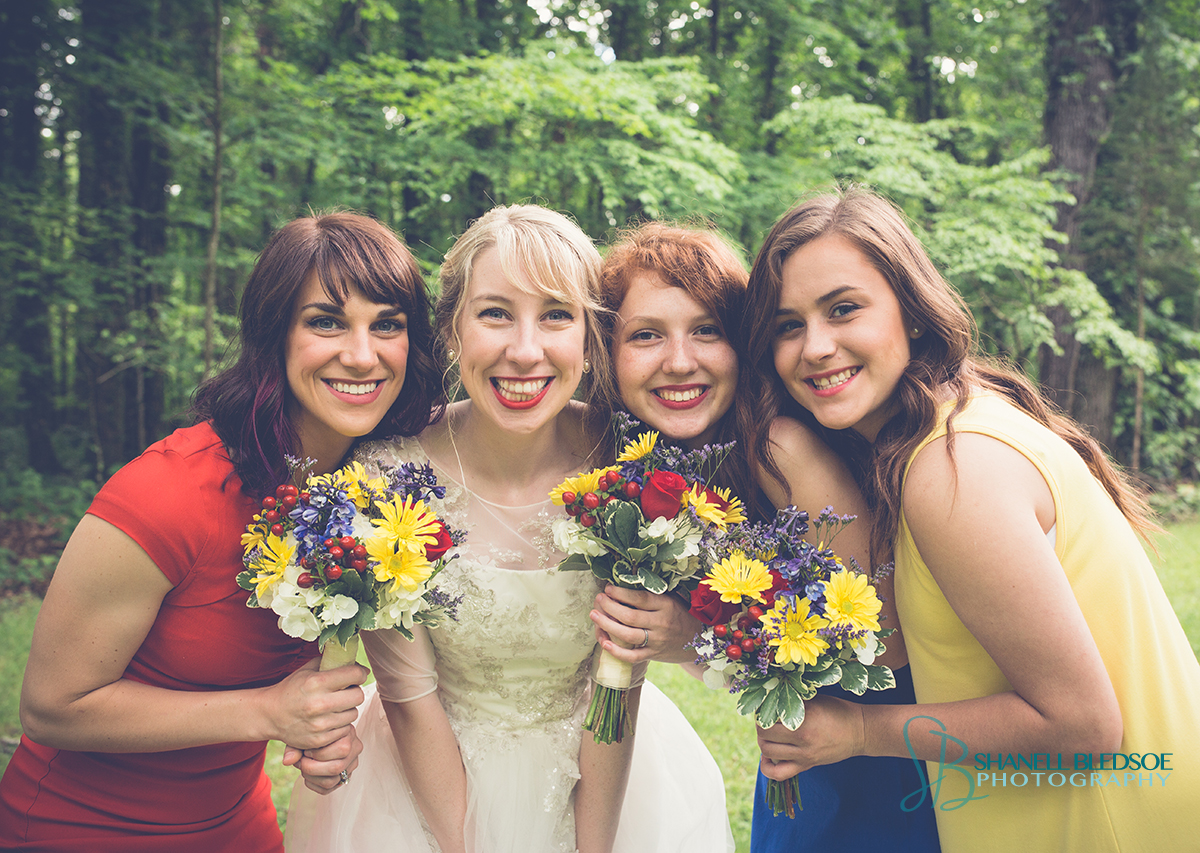 45-wedding-party-bridesmaids-primary-colors-yellow-blue-red