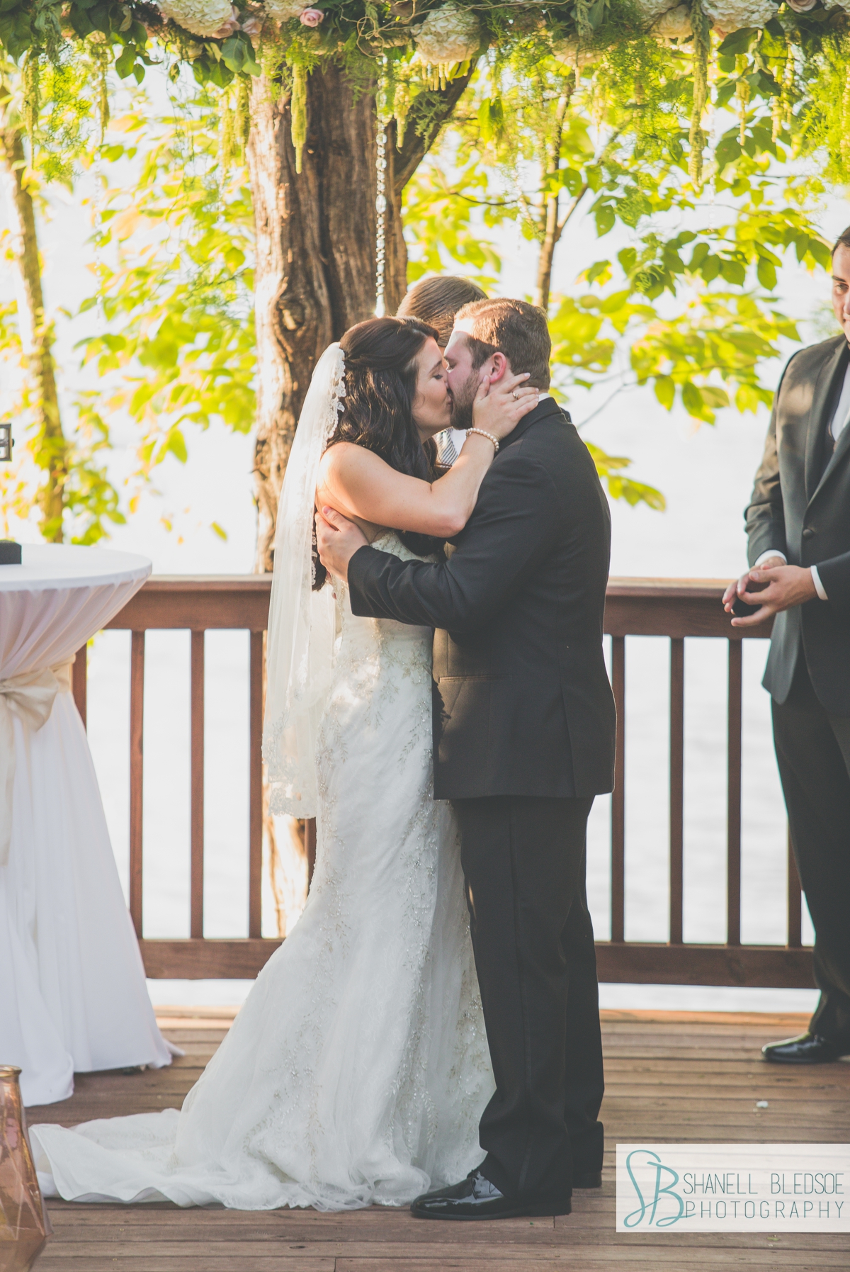 first kiss the bride wedding lakeside lakefront Hunter Valley Farm
