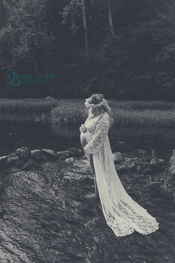 Maternity photos in Little River, Knoxville maternity photography