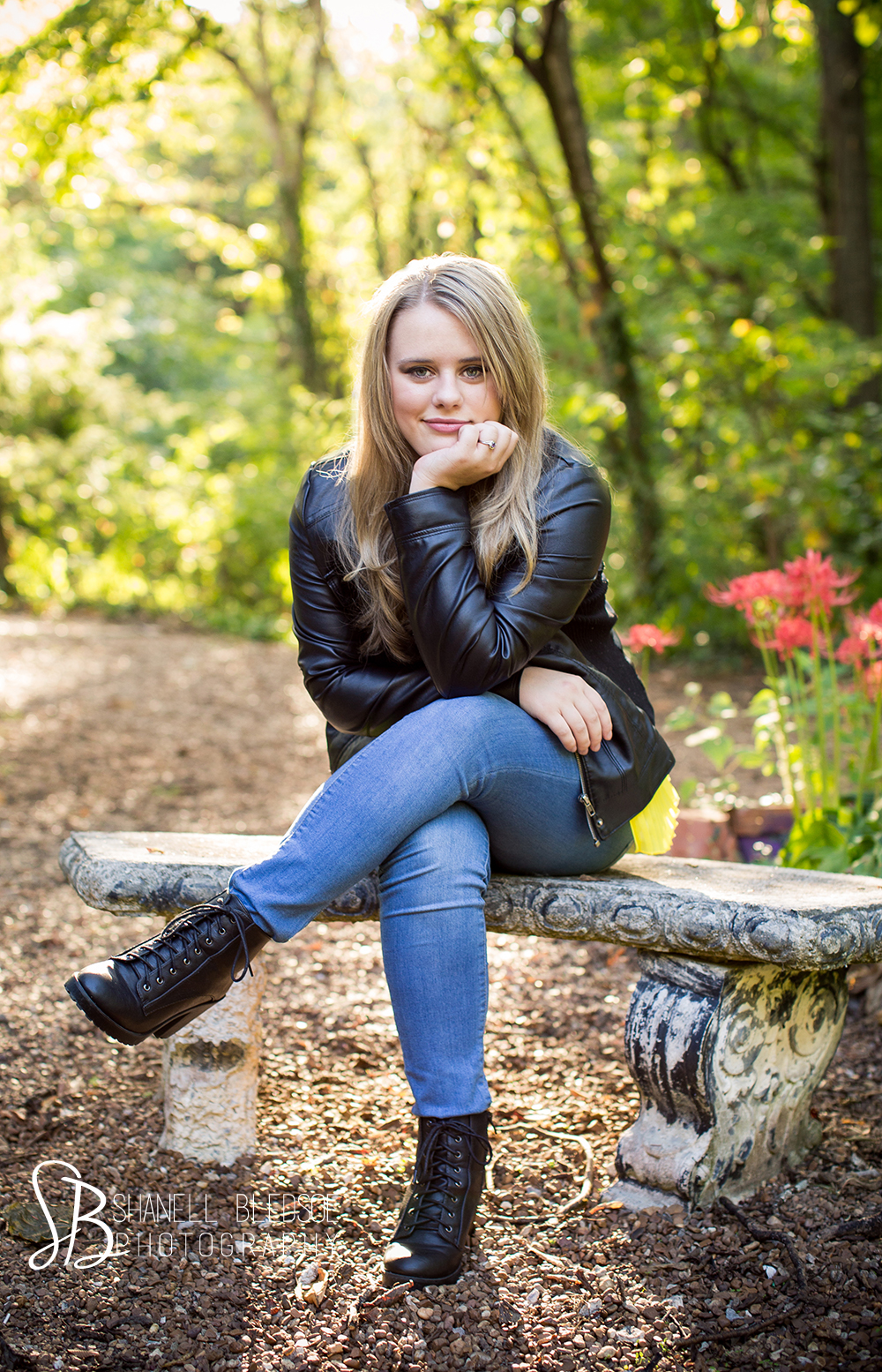Senior photos at Ijams Nature Center in Knoxville