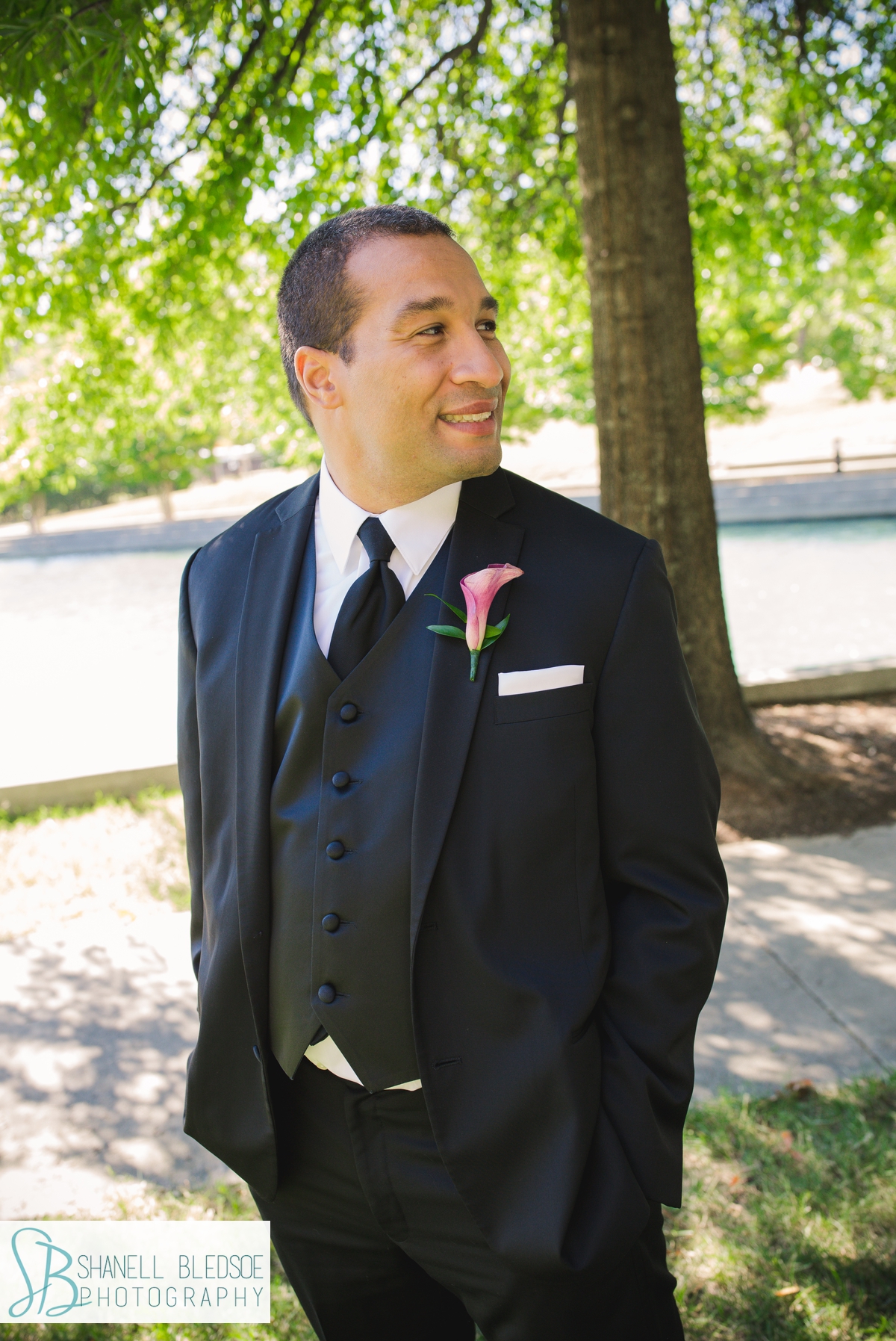 Groom portrait at World's Fair Site in Knoxville wedding