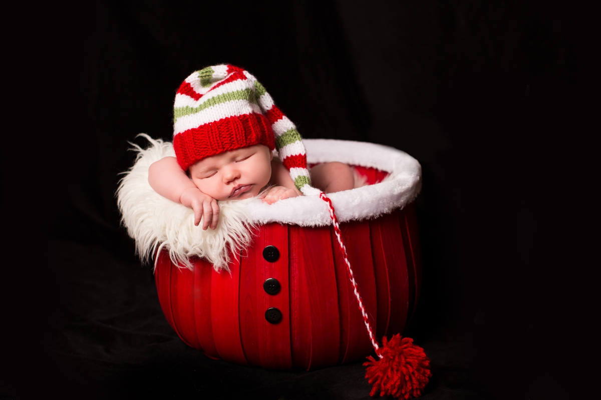 Newborn baby photographer photos in Knoxville TN Christmas