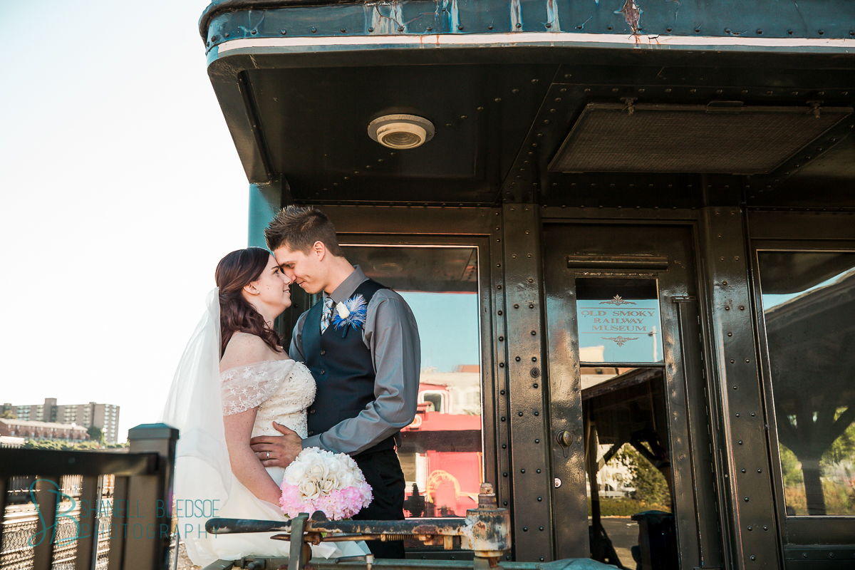 wedding at historic southern railway station in knoxville tn