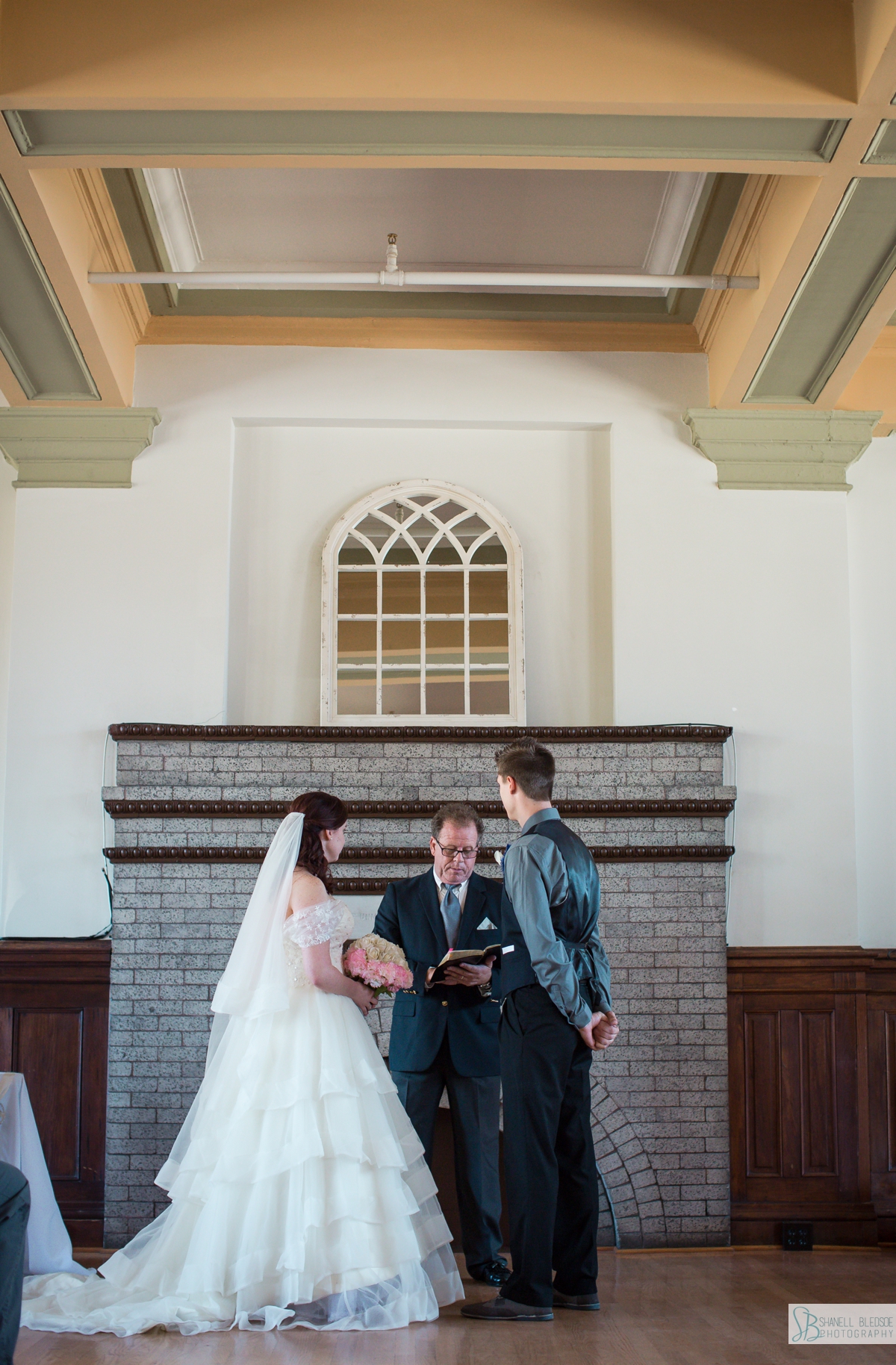 wedding ceremony at historic southern railway station in knoxville