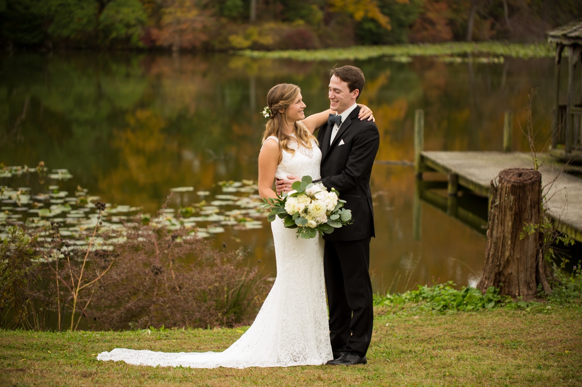 Hollyfield Manor pond wedding photos