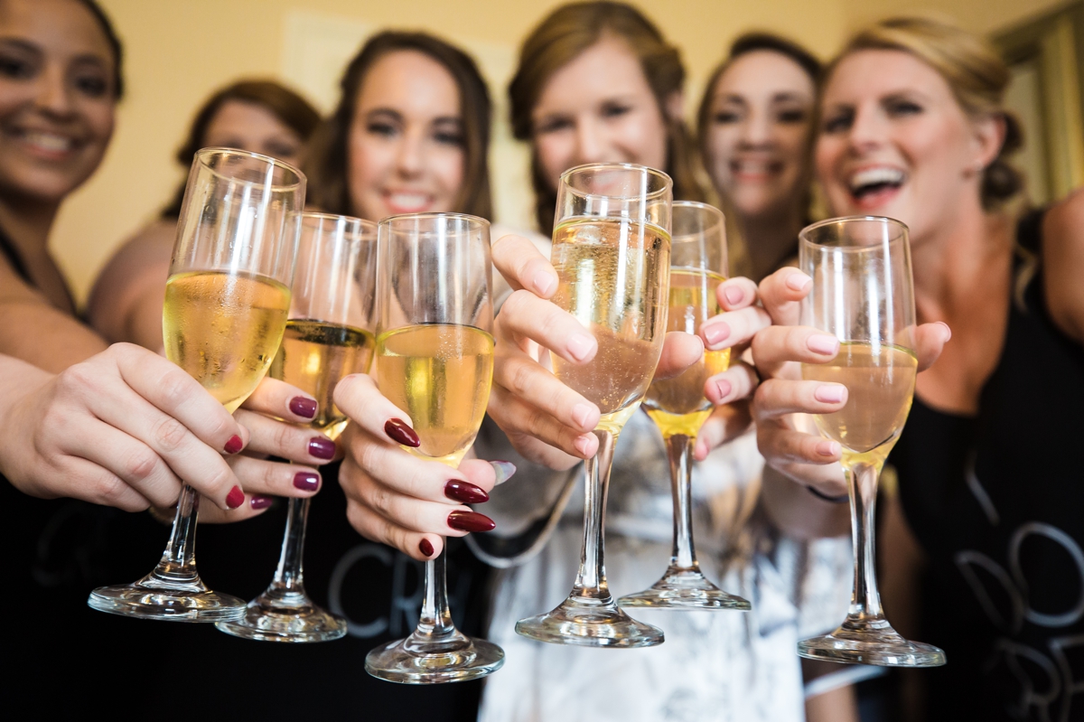 bridal party champagne toast