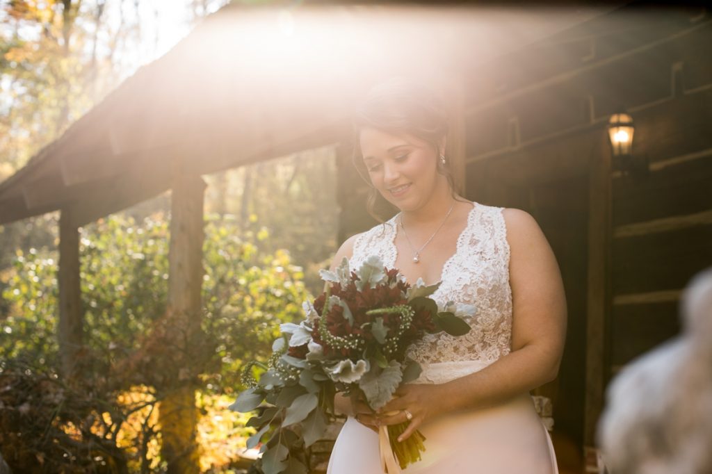 knoxville cabin wedding in fall