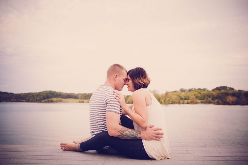 lake engagement portraits in Knoxville