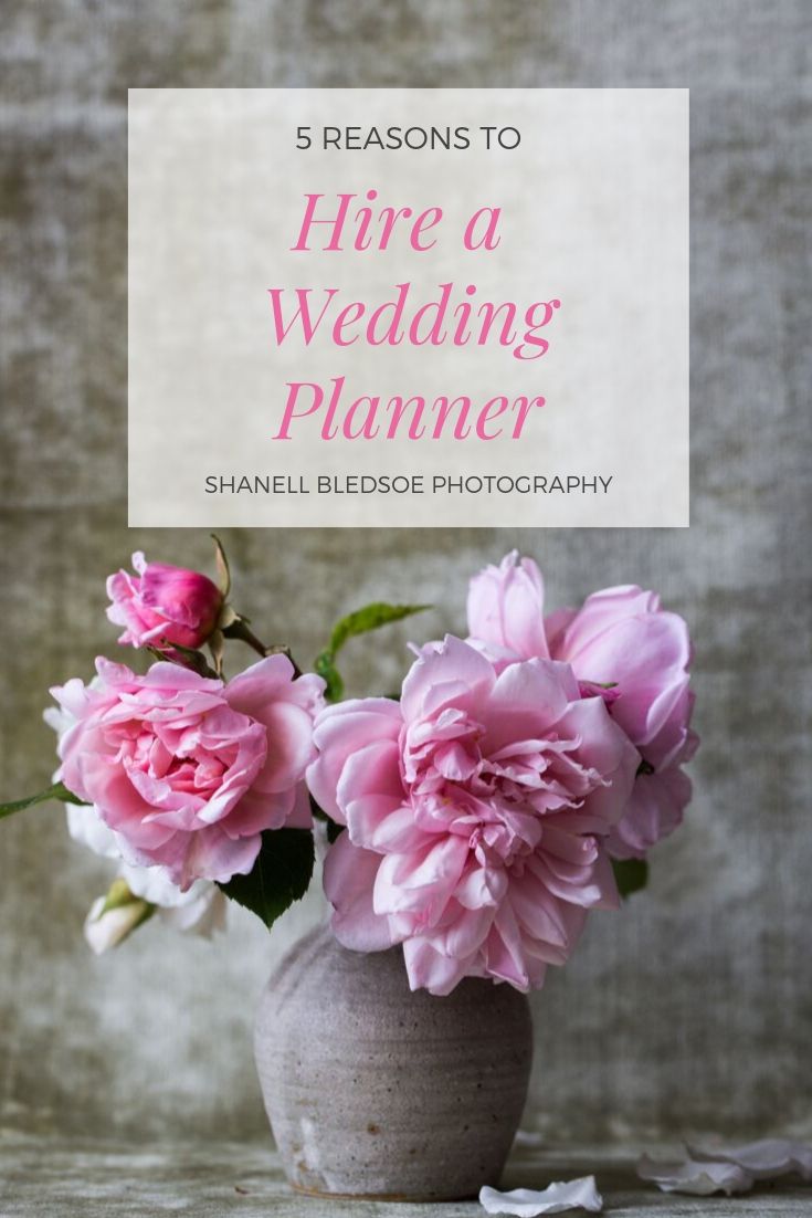 5 reasons to hire a wedding planner