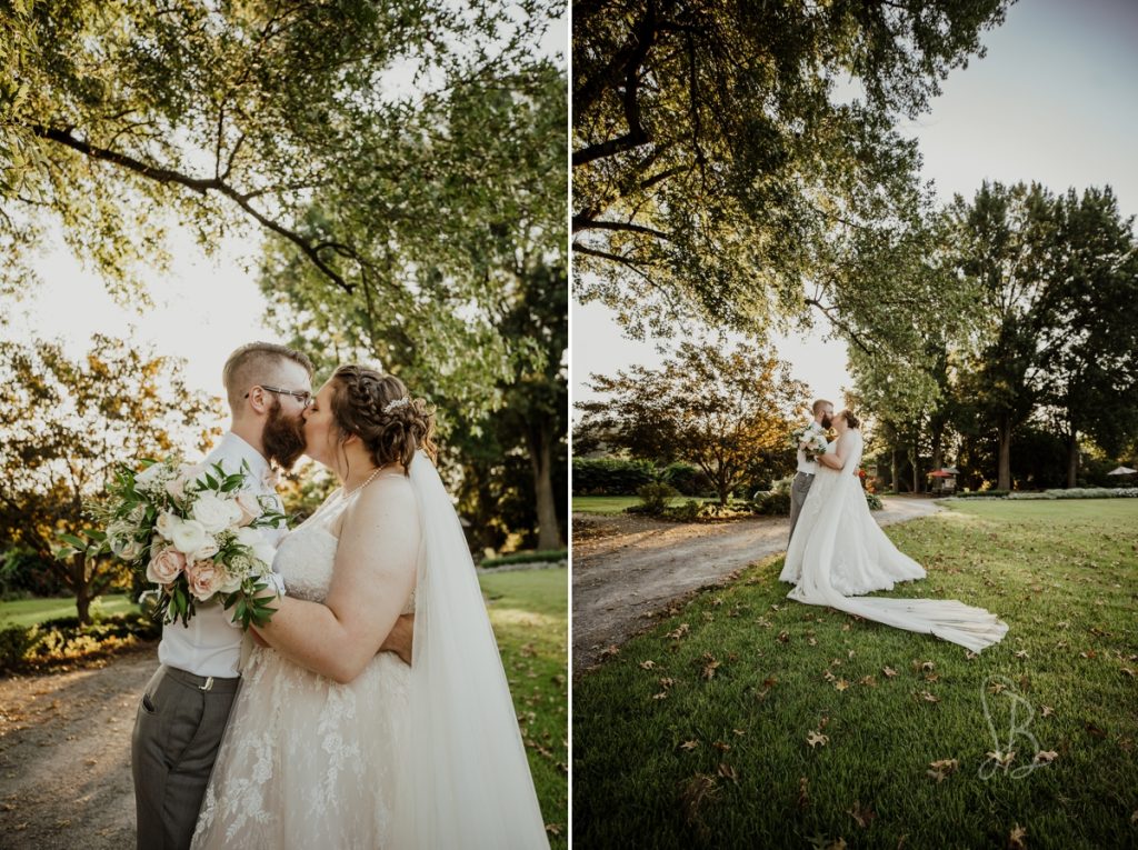 Summer wedding at University of Tennessee Gardens in Knoxville