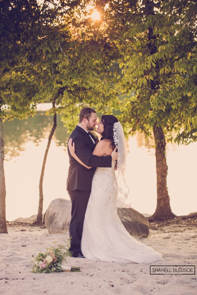 lake beach wedding in Knoxville at Hunter Valley Farm