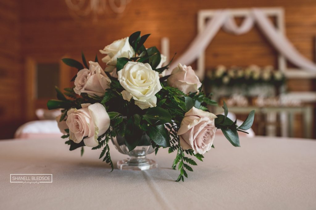 blush and white rose reception table bouquet 