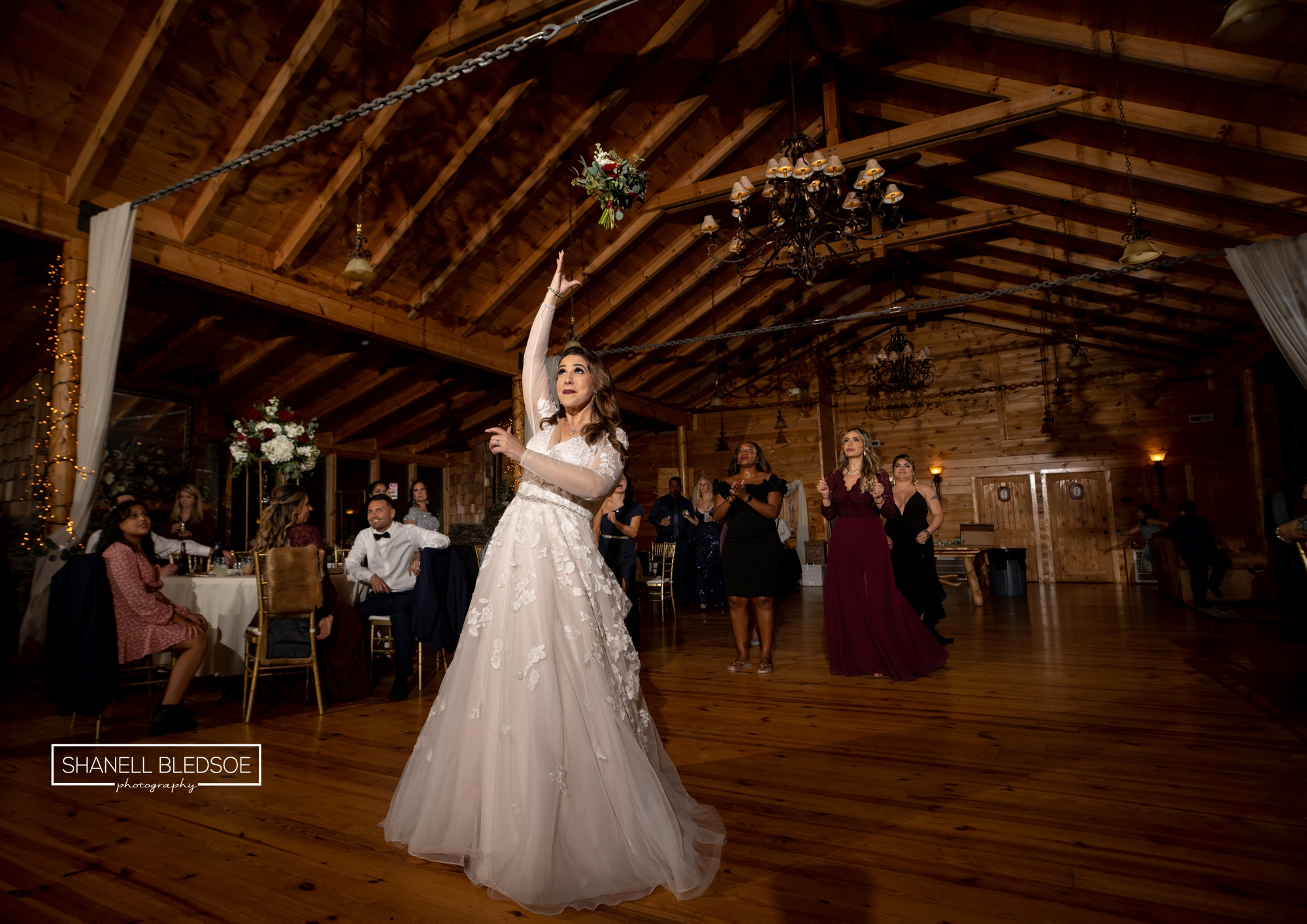 lodge at brother's cove bouquet toss