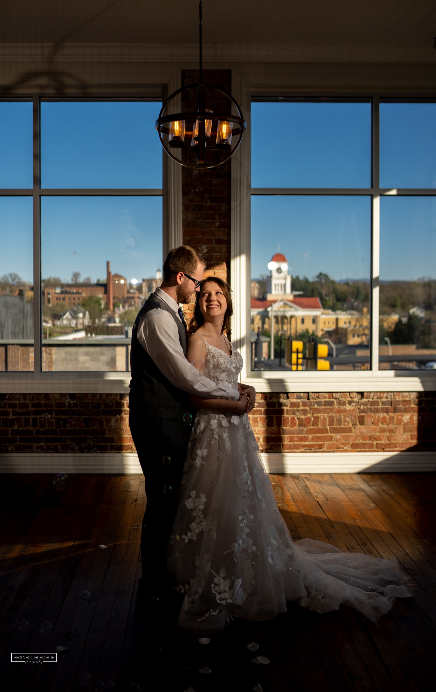 urban wedding photographer in east TN